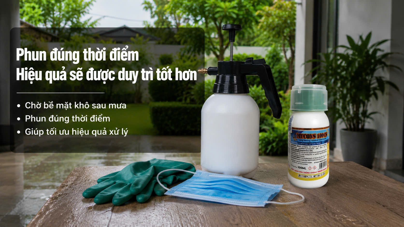 MYCONS 100CS đặt cạnh bình phun trong sân nhà sau cơn mưa, minh họa giải pháp kiểm soát muỗi khi thời tiết thay đổi.